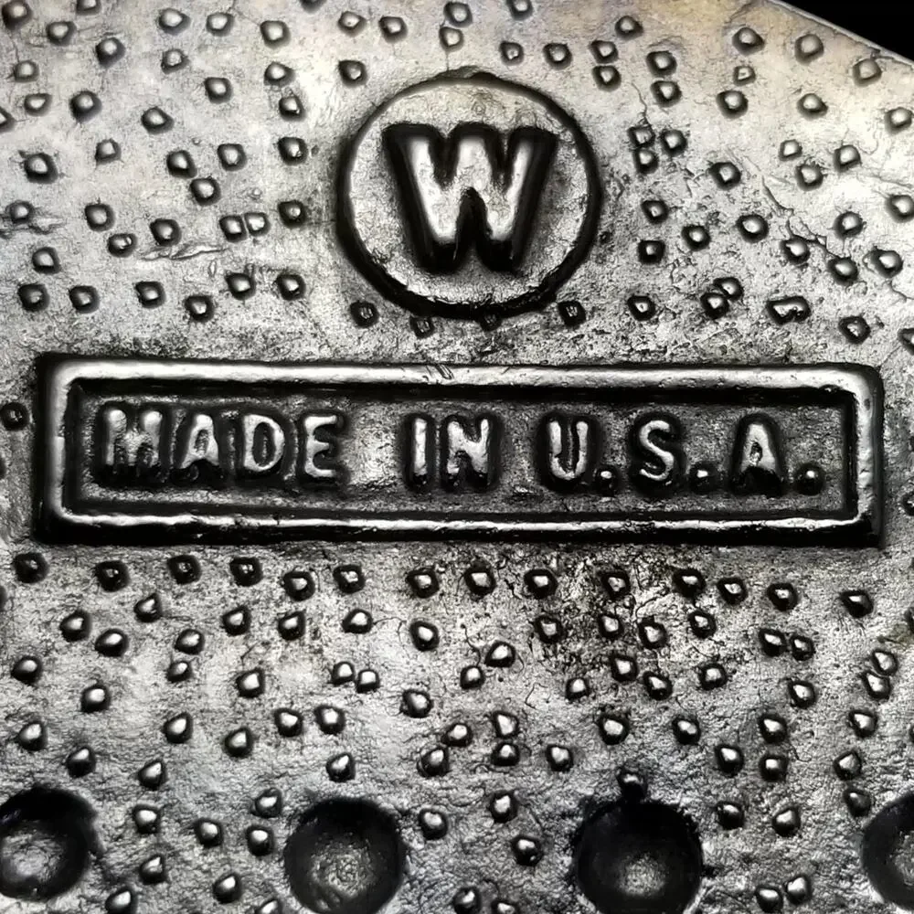 Vintage Belt Buckle Western Filigree Shiny Chrome Silver And Black‎ Color USA W